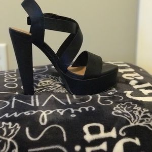 Sandal heels NEVER WORN